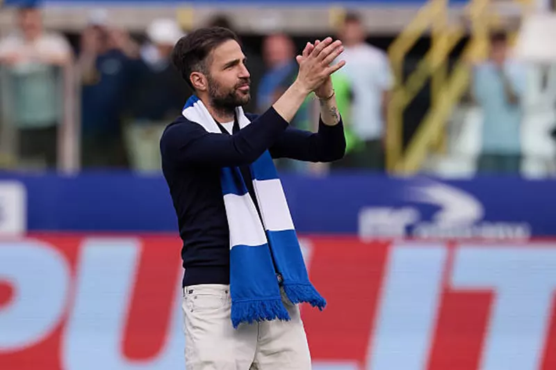 سيسك فابريجاس مدرب فريق كومو